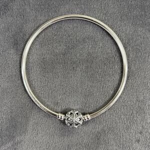 Pandora Moments Sparkling Snowflake Clasp Bangle in silver 8.25" Circumference